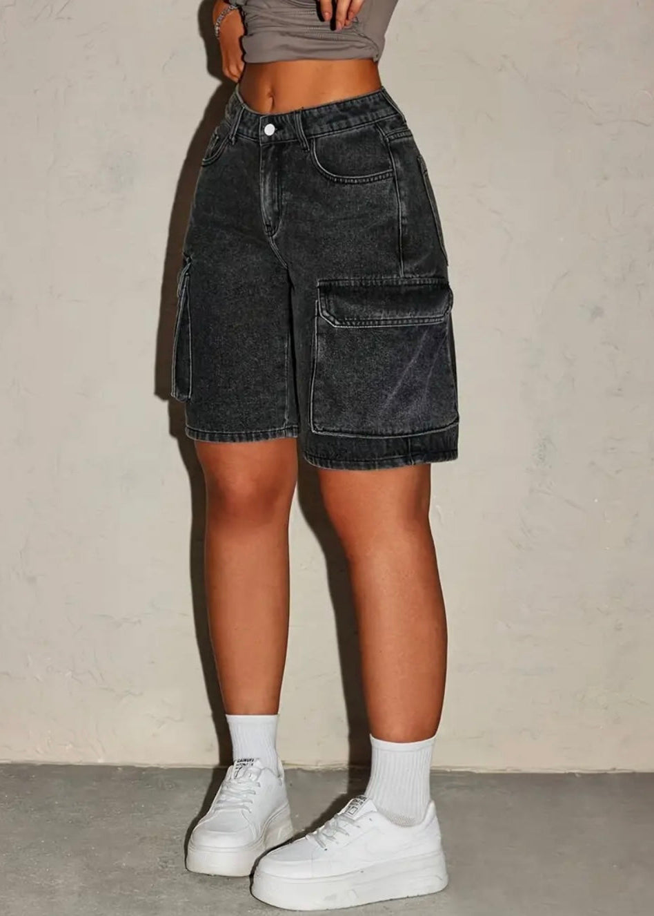 Bermuda de jean con bolsillos