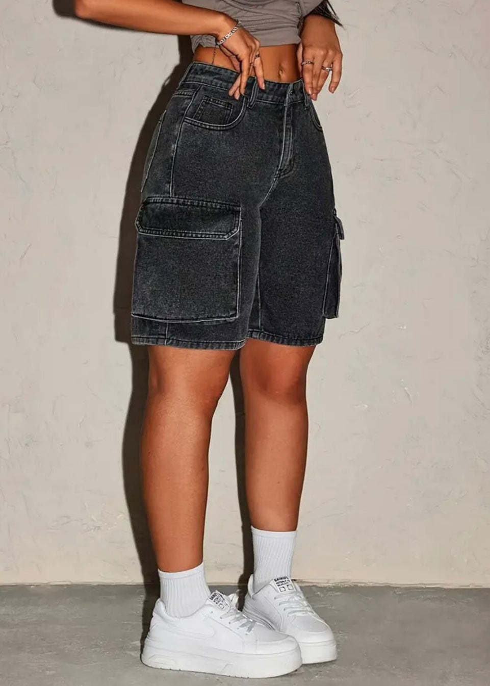 Bermuda de jean con bolsillos